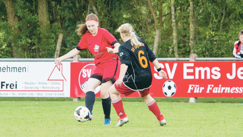 Fenna Dahlmann (l.) und ihre Jemgumerinnen sind weiter in der Erfolgsspur. Am Samstag steht das Spitzenspiel gegen Brinkum/Nortmoor/Holtland an. © Foto: Mentrup