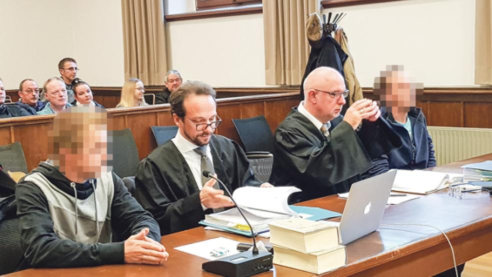 Die beiden Angeklagten machten völlig unterschiedliche Aussagen. Der 30-Jährige gab zu, in der Vergangenheit Mitglied der rechten Szene gewesen zu sein. Hinweise auf Ausländerfeindlichkeit fand die Polizei auf seinem Handy. © Foto: Ricken