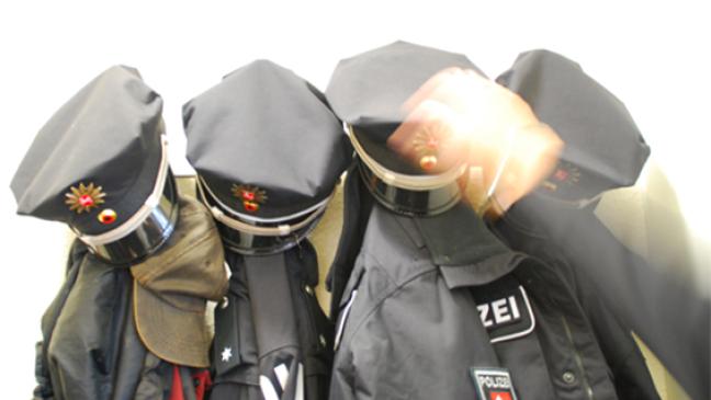 Mann auf offener Straße angeschossen