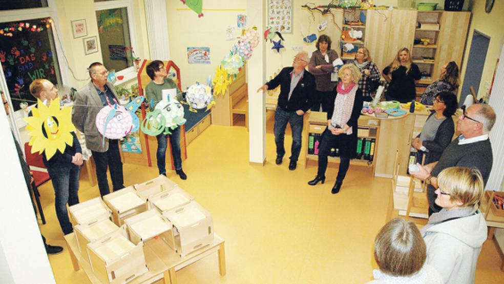 Im Kindergarten in Midlum fand am Montagabend die Sitzung des Ausschusses für Schule und Kindergarten statt. Die Ausschussmitglieder überzeugten sich vom positiven Ergebnis der Renovierungsarbeiten. © Foto: Szyska