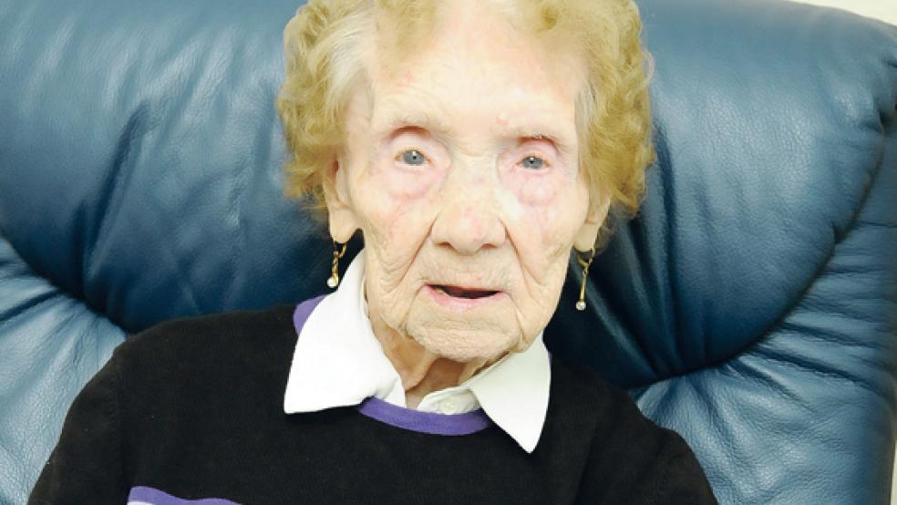 Noch rüstig und viel zu erzählen: Sophie Boelsen aus Loga wird heute 107 Jahre alt. © Foto: Wolters