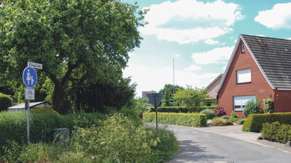 Die Ringstraße in Stapelmoor soll nach den Vorstellungen der SPD vom landwirtschaftlichen Verkehr entlastet werden.  © Archivfoto: Hoegen