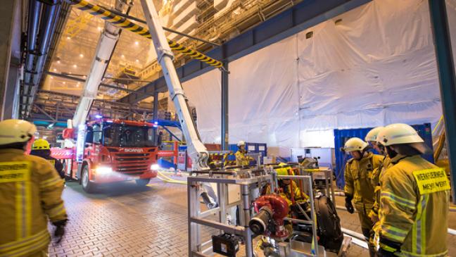 Brandschutz-Übung auf Kreuzfahrtschiff