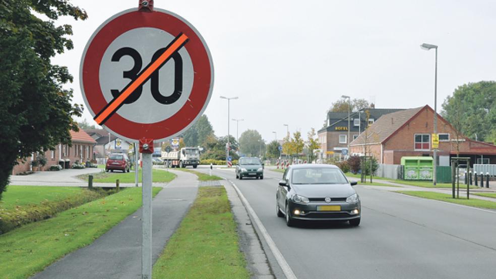 Am Kreisel in Möhlenwarf muss zwei Wochen lang mit Verkehrsbehinderungen gerechnet werden. © Foto: Boelmann