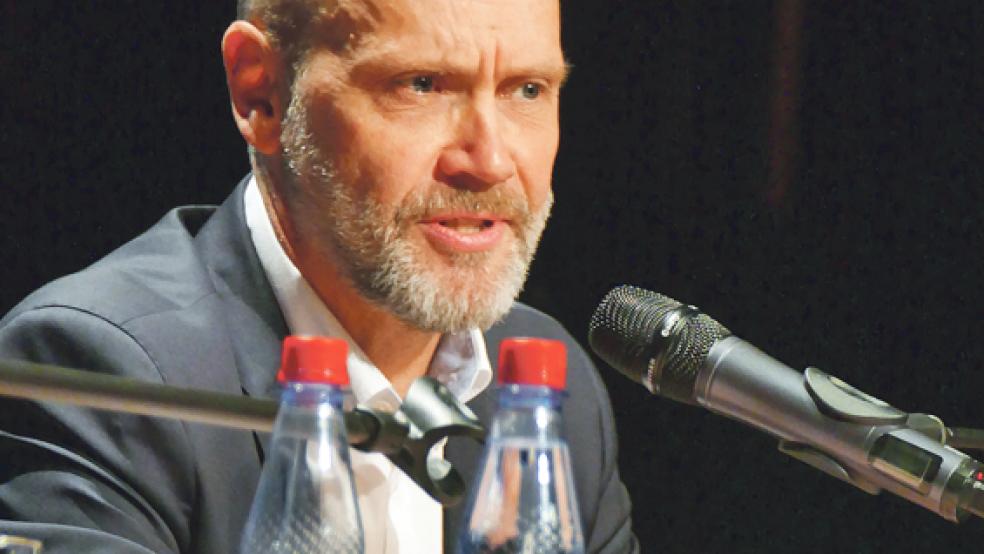 Vom Journalisten zum Bestseller-Autor: Simon Beckett hat rund sieben Millionen Bücher weltweit verkauft.  © Foto: Jürgens