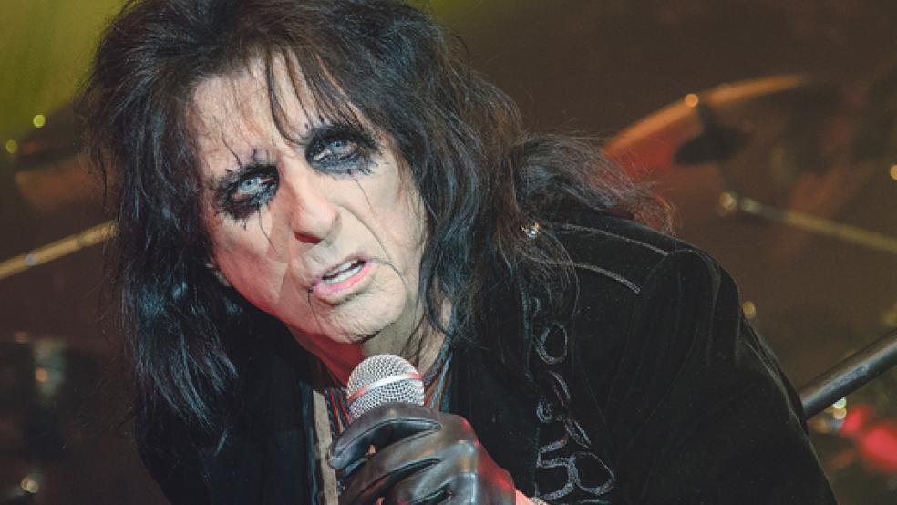 Eine Nacht mit Alice Cooper? Das versprach der Tour-Titel in Aurich. © Fotos: Hanken