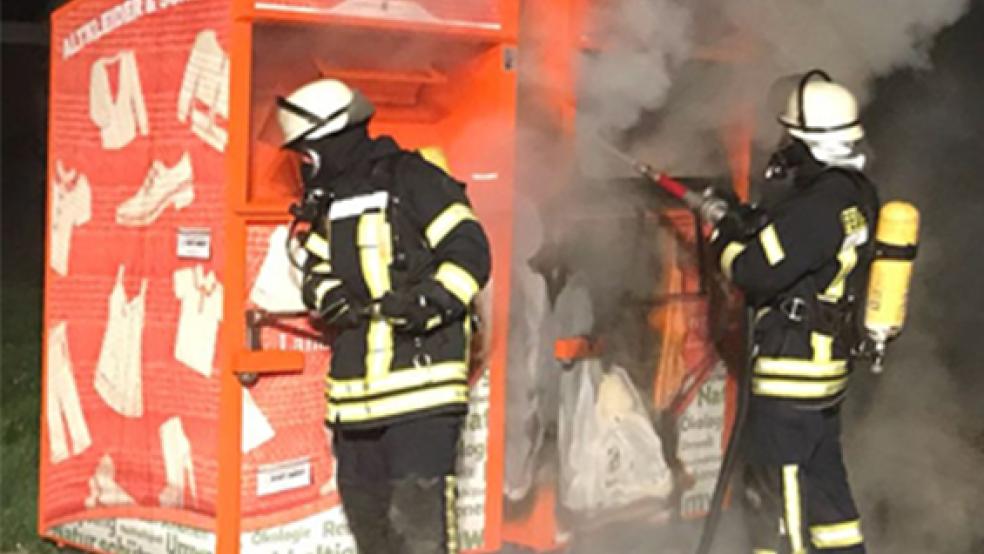 Die Feuerwehr Ostrhauderfehn rückte zur Straße »Am Rathaus« aus. © Foto: Feuerwehr