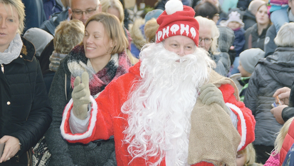 Dieser Herr in Rot wird auch auf den Weihnachtsmärkten zu Gast sein. © Foto: Himstedt