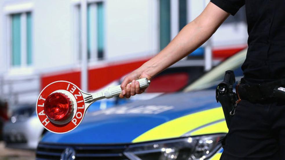 Die Polizei hat auf der Autobahn 28 auf Leeraner Gebiet einen überladenen niederländischen Sattelzug gestoppt. © Foto: Archiv