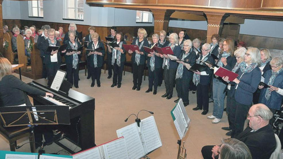 In der reformierten Kirche in Jemgum trat am vergangenen Samstagnachmittag auch der Frauenchor Jemgum auf. © Fotos: Wolters