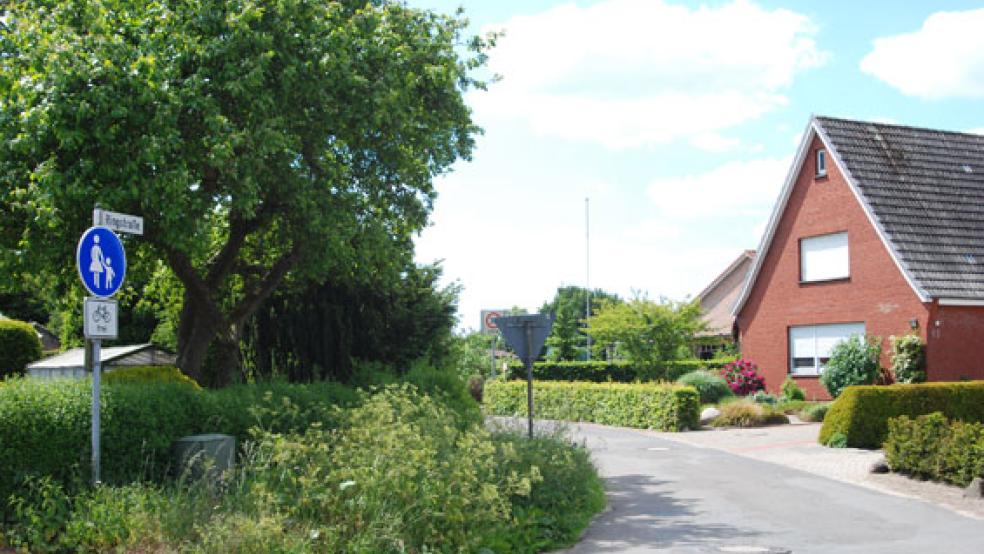 Eine Lösung für die Entlastung der Ringstraße in Stapelmoor vom landwirtschaftlichen Verkehr ist nicht in Sicht. © Foto: Hoegen