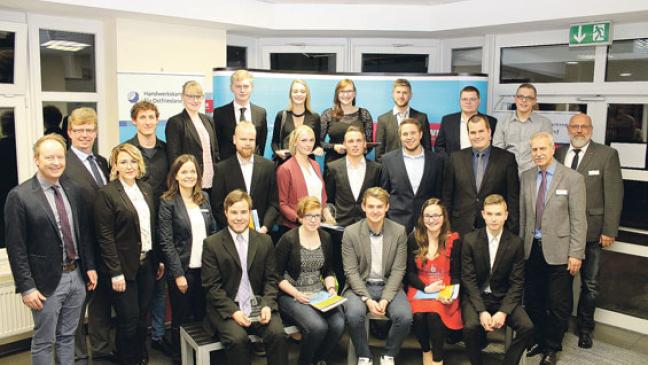 Bootsbauer aus Ditzum zieht Landessieger-Titel an Land