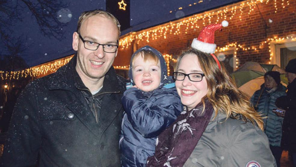 Strahlende Gesichter bei Markus, Niklas und Kathrin Relotius. Sie sind vom Besucheransturm überwältigt. © Foto: Himstedt