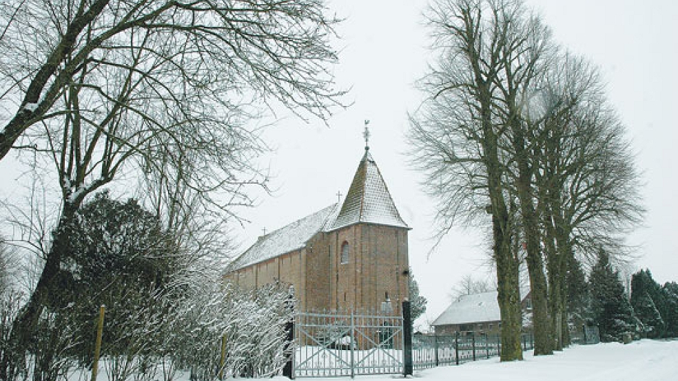 Der Winter hat seine schönen Seiten - wie hier in Kirchborgum - und bringt zugleich Gefahren mit sich. © Archivfoto: Szyska