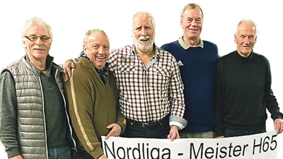 Stolze Meister: (von links) Max Wuttke, Harm Fricke, Peter Fröhlich, Hansi Hollbach und Herbert Batterham freuten sich nach einer umkämpften Partie. Holger Relotius fehlt. © Foto: privat