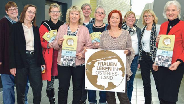 Frauen-Vorbilder im Falt-Kalender