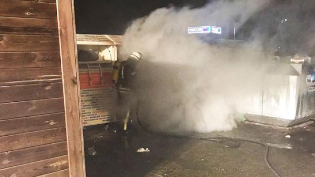 Container brennt lichterloh