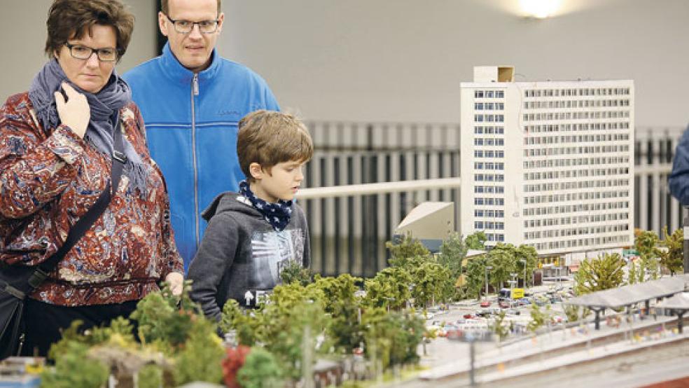 Besucher konnten an den Weihnachtsfeiertagen erstmals die Bundeshauptstadt im Maßstab 1:87 bestaunen. © Foto: Loger