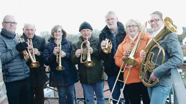 Choräle vom Kirchturm und Rullerkes zum Tee