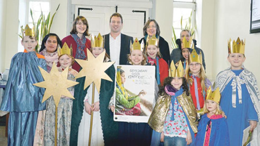 Weeners Stadtkämmerer Ingo Großpietsch lobte die Sternsinger für ihren Einsatz. Mehr Bilder finden Sie in unserer Galerie unter »Mediathek«. © Foto: Stadt Weener