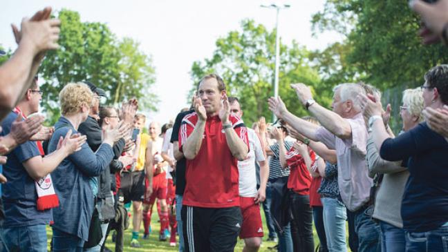 Lübbers legt sein Traineramt nieder