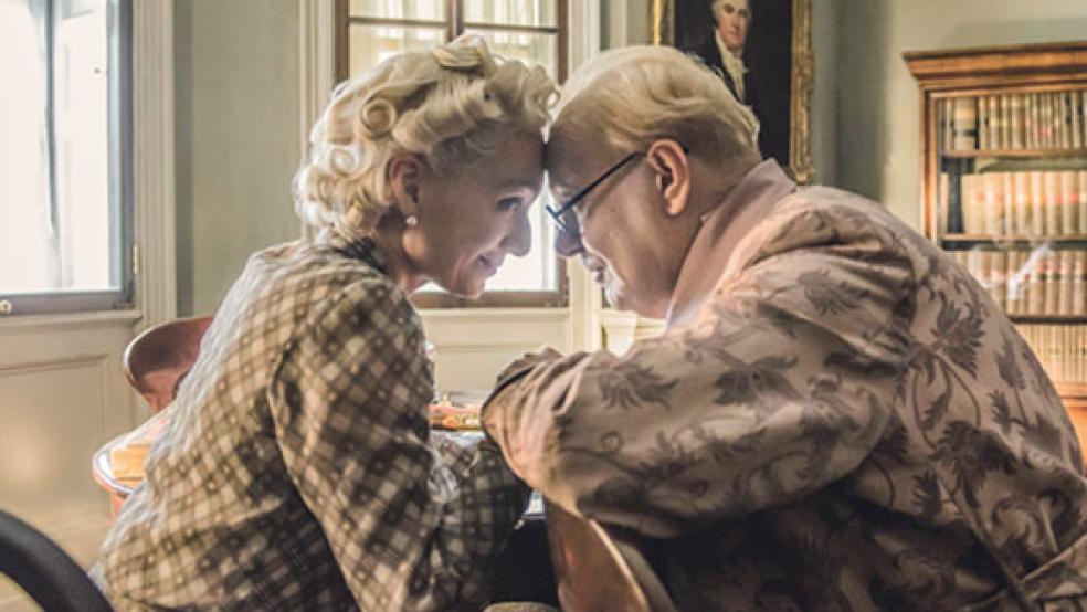 In »Die dunkelste Stunde« stellt Ausnahme-Schauspieler Gary Oldman einmal mehr seine Vielseitigkeit unter Beweis. Diesmal brilliert er als britischer Premierminister Winston Churchill. © Foto: Verleih Universal Filmverleih