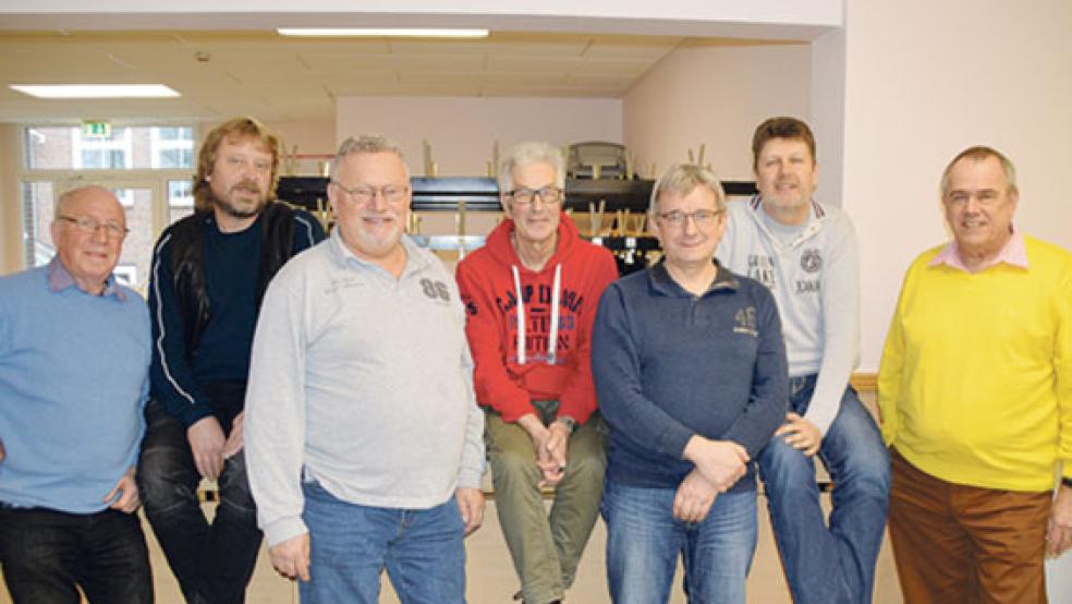 Der »Kulturkreis Bunde« ist mit den Mitgliedern (von links) Fokko Poppen, Johann Dannen, Gerhold Otten (2. Vorsitzender), Dieter Hunken, Richard Hainke, Stefan Otten (1.Vorsitzender) und Herbert Neumann seit Dezember 2017 ein eingetragener Verein. © Foto: Himstedt