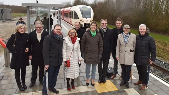 Mit dem Zug zur Borkum-Fähre