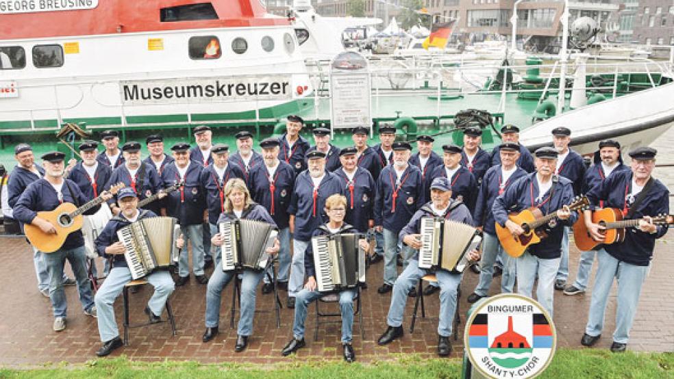 Startklar für 2018: Die Musiker und Sänger des Bingumer Shanty-Chores. © Foto: Wolters