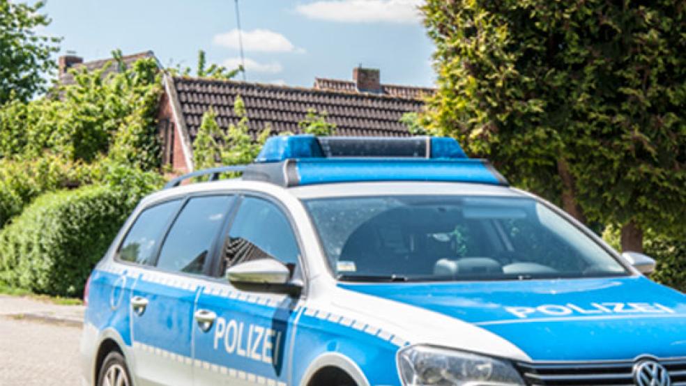 Die Scheiben eines Versorgungshäuschens am Badesee Holtgaste sind von einem unbekannten Täter zerstört worden. © Foto: RZ-Archiv