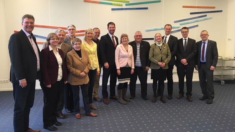 In Kiel wurden in großer Runde Fragen im Zusammenhang mit der friesischen Volksgruppe erörtert. © Foto: privat