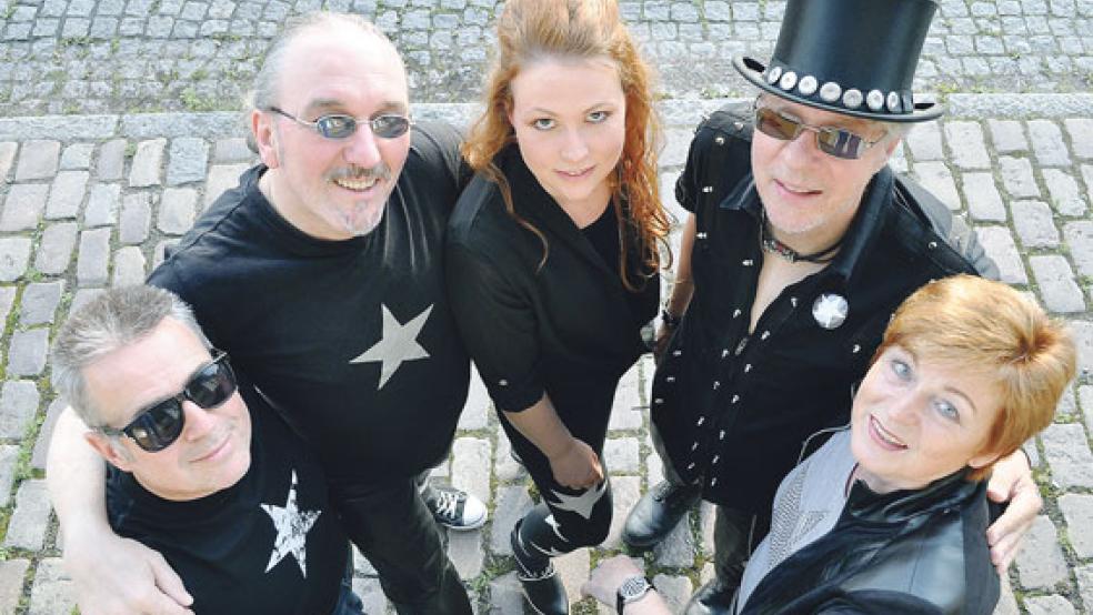 Die Band »White Star« spielt Rock-Pop in der Bar »Celona« am Denkmalsplatz. © Foto: privat