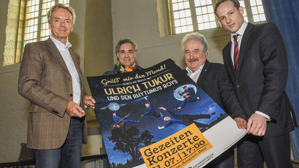 Freuen sich auf Ulrich Tukur: Carl van Dyken (van-Ameren-Bad), Matthias Kirschnereit (künstlerischer Leiter Gezeitenkonzerte), Rico Mecklenburg (Präsident Ostfriesische Landschaft) und Marcus Dirks (Dirks Group). © Foto: privat