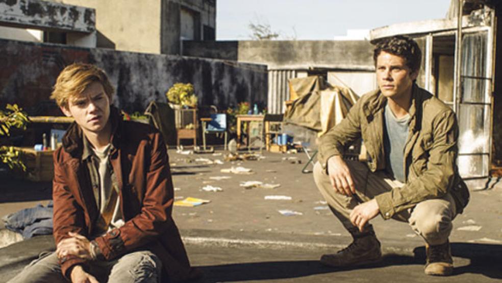 Widerstandskämpfer Thomas (Dylan O’Brian) und sein Mitstreiter Newt (Thomas Brodie-Sangster) wollen sich nicht geschlagen geben. © Foto: 20th Century Fox