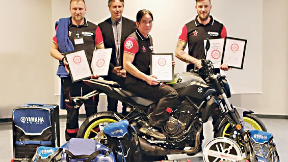 Ingo Beitzel von der »Fips Motorgarage« aus Jemgum landete bei einem nationalen Mechaniker-Wettbewerb des Motorrad-Herstellers Yamaha auf dem zweiten Rang. © Foto: Yamaha