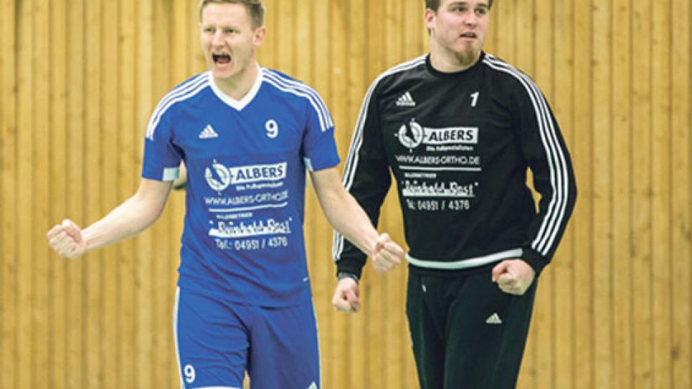 Dürfen die TuS-Handballer um Markus Janssen (links) und Steffen Luikenga heute einen weiteren Heimsieg bejubeln? © Archivfoto: Mentrup