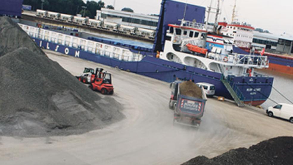 Der Umschlag im Papenburger Seehafen ist auf mehr als eine Million Tonnen angestiegen. © Foto: RZ-Archiv