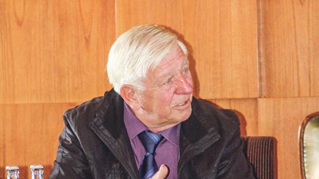 Langenscheidt bleibt Chef der Schausteller