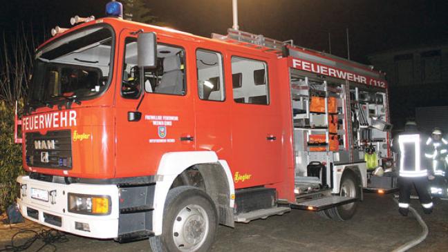 Wasser stand in Kellern einen Meter hoch