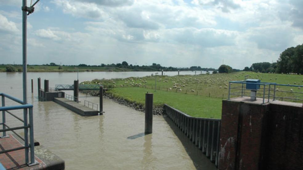 Auf Weeneraner Seite soll die Emsfähre in der Nähe der Schleuse anlegen. © Foto: Szyska