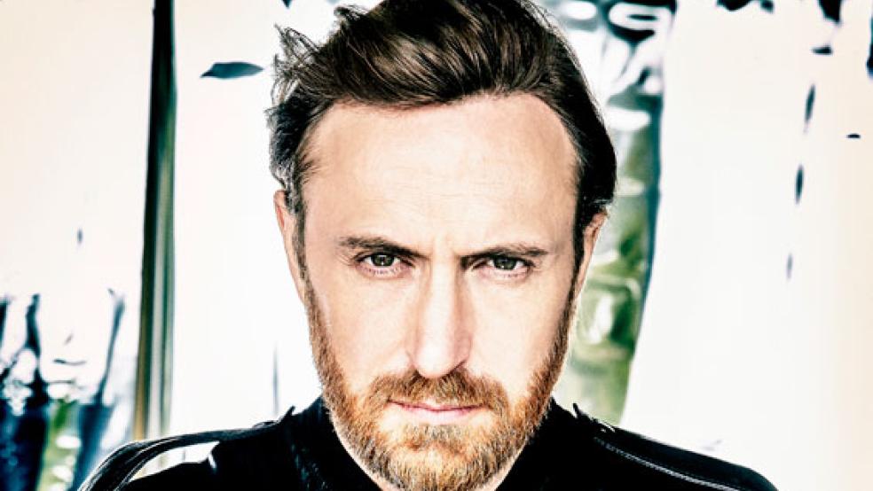 Der DJ David Guetta spielt bei der Tauffeier des Aida-Schiffes am 31. August in Papenburg. Es ist sein einziges Deutschlandkonzert. © Foto: Ellen von Unwerth