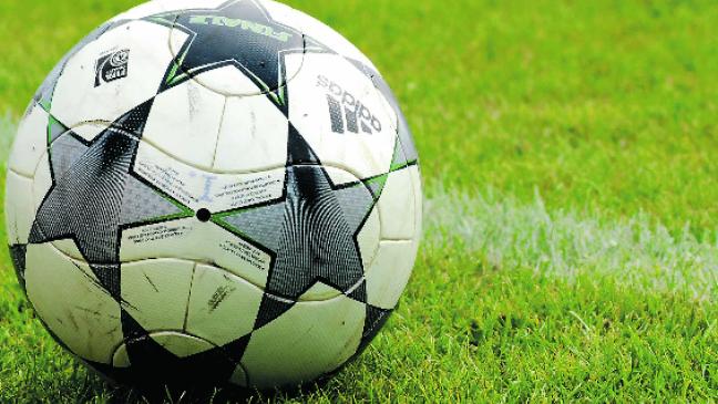 Erste Spiele für Jemgum und Weener