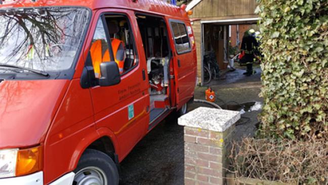 Leitung geplatzt: Wasser lief aus Haus