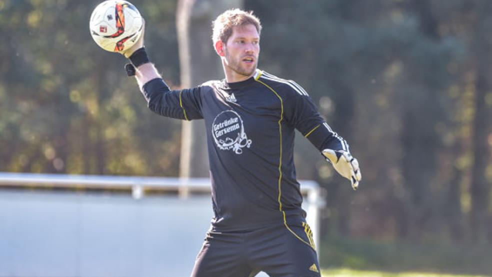 Mit einer guten Portion Kampfgeist haben die TuS-Fußballer um Schlussmann Heiner Husmann heute Abend auch die Chance, Punkte mitzunehmen.  © Archivfoto: Bruins 