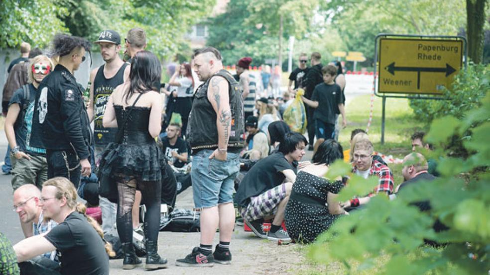Tausende Rockfans strömten alljährlich - wie auf unserem Bild aus dem Jahr 2015 - in den Stapelmoorer Park, um hier bei harter Musik friedlich zu feiern.  © Archivfoto: Klemmer