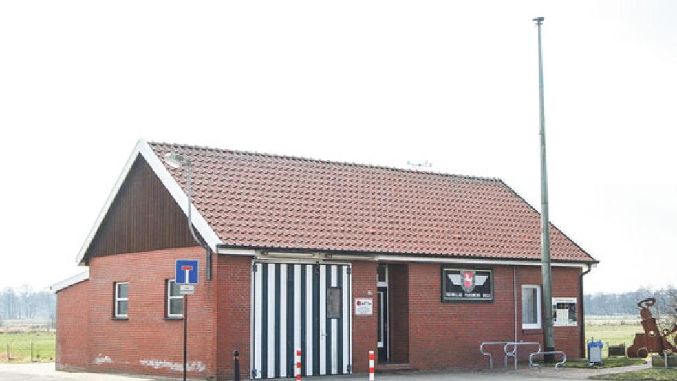 Das Feuerwehrhaus in Diele hat bauliche Mängel. © Foto: Hoegen
