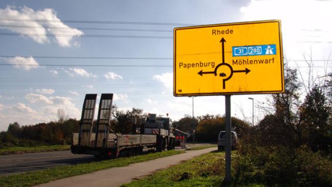 Laterne und Schild beschädigt