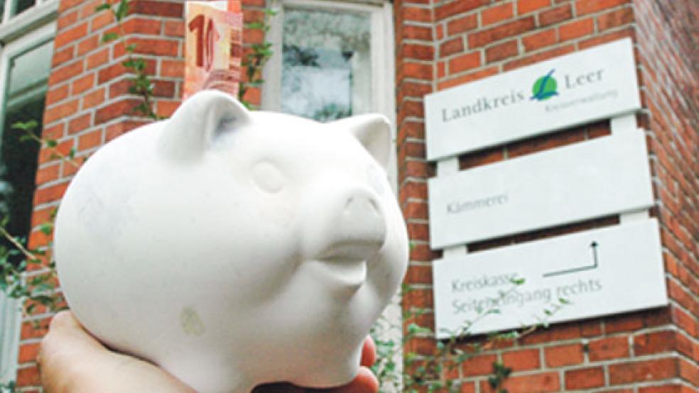 Die Höhe der Kreisumlage - also der Zahlungen der Städte und Gemeinden in die Kasse des Landkreises Leer - bleibt auch nach einem Kreistagsbeschluss umstritten. © Foto: Szyska