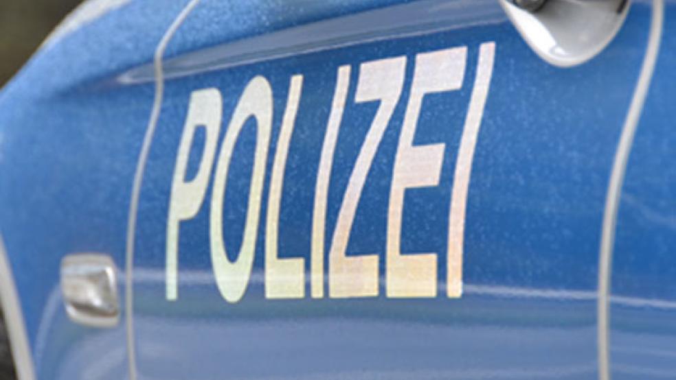 Bei einem Verkehrsunfall auf der Hauptstraße in Veenhusen wurde ein 82-jährige Beifahrerin leicht verletzt. © Foto: Archiv