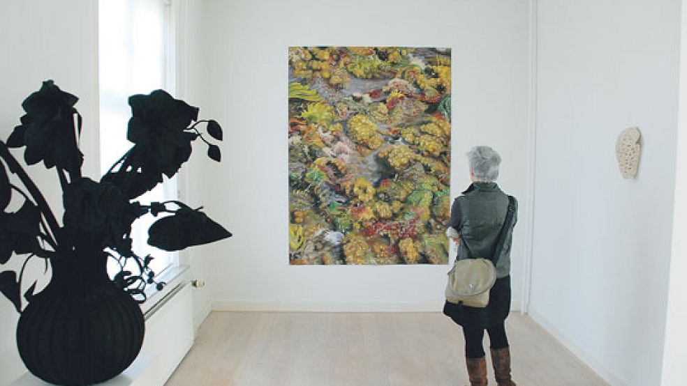 Das großformatige Pastellgemälde »Tidal pool« (Gezeitentümpel) von Jacobien de Rooij ist der Blickfang der neuen »La Kaserna«-Ausstellung.  © 